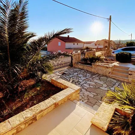 Holiday Maris Villa